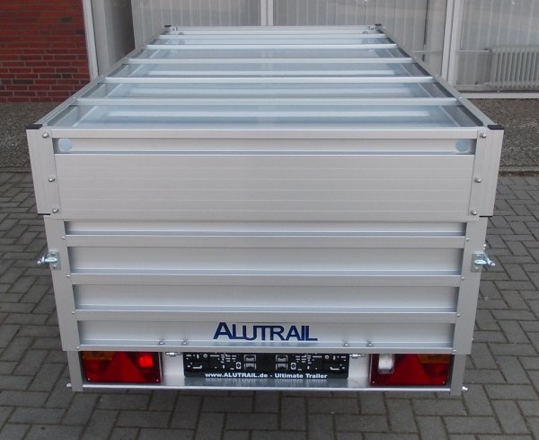 Alutrail 12 D 22.12,  1200kg zGG, Lademae 216x114x57cm  Aluboden, Tempo 100, Deckelquertrger, Automatikttzrad, Zurranker