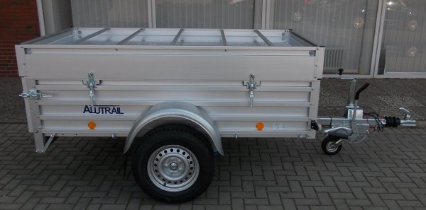 Alutrail 12 D 22.12,  1200kg zGG, Lademae 216x114x57cm  Aluboden, Tempo 100, Deckelquertrger, Automatikttzrad, Zurranker