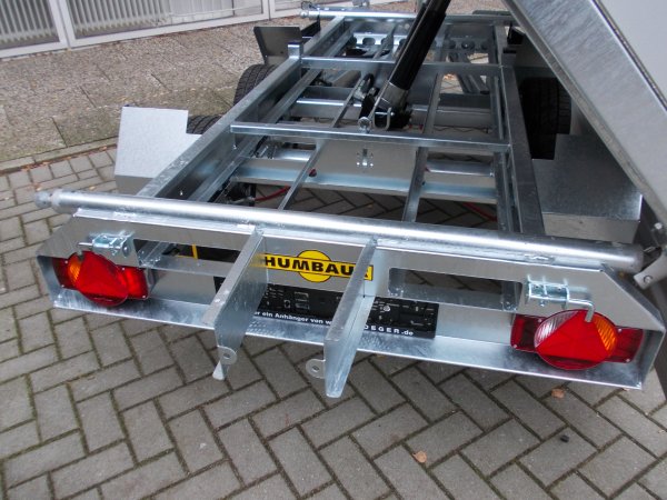 Humbaur HTK 2700.27 Dreiseitenkipper mit E- und Nothandpumpe, Alubordwnde