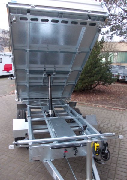 Humbaur HTK 2700.31 Dreiseitenkipper mit E- und Handpumpe und Alubordwnden