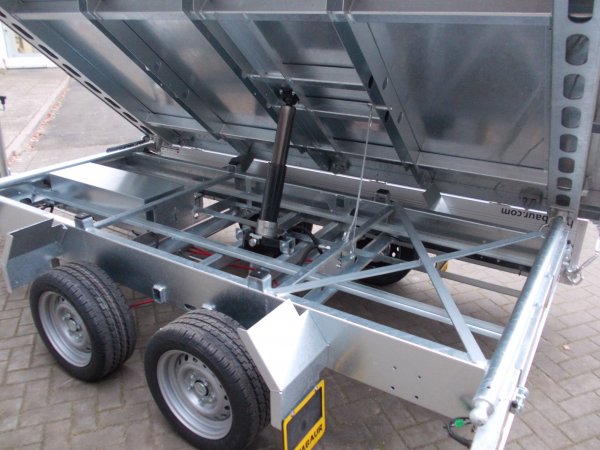 Humbaur HTK 2700.31 Dreiseitenkipper mit E- und Handpumpe und Alubordwnden