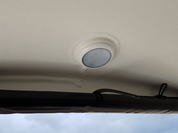 Careliner L night/cream, Panoramadach, Sattelablagestange, 3.Bremsleuchte, 2. Innenleuchte LED und Alufelgen (black/silver)