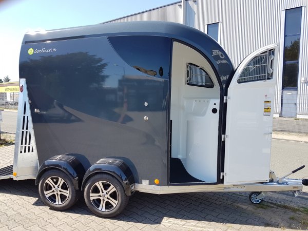 Careliner M grey/grey mit Panoramadach, Boxenstangenzusatzpolster, Netzlift, 2. Innenleuchte LED, Sattelablagestange und Alufelgen (black/silver)