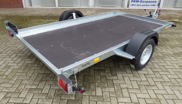 Martz Unilader 330C 1,5t, 332x185cm, ankippbar, geschlossener Boden