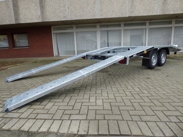 Martz Car 4020S, GT 400, 2700KG zGG, 405x205cm, vorn und hinten abgeschrgt, mit Winde und Rampen