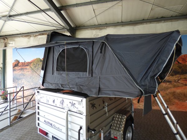 Alutrail Adventure, 1,4t zGG, Lademae: 216x135x69cm, mit Hybrid Dachzelt Unit fr 3 bis 4 Personen, inkl. Ersatzrad